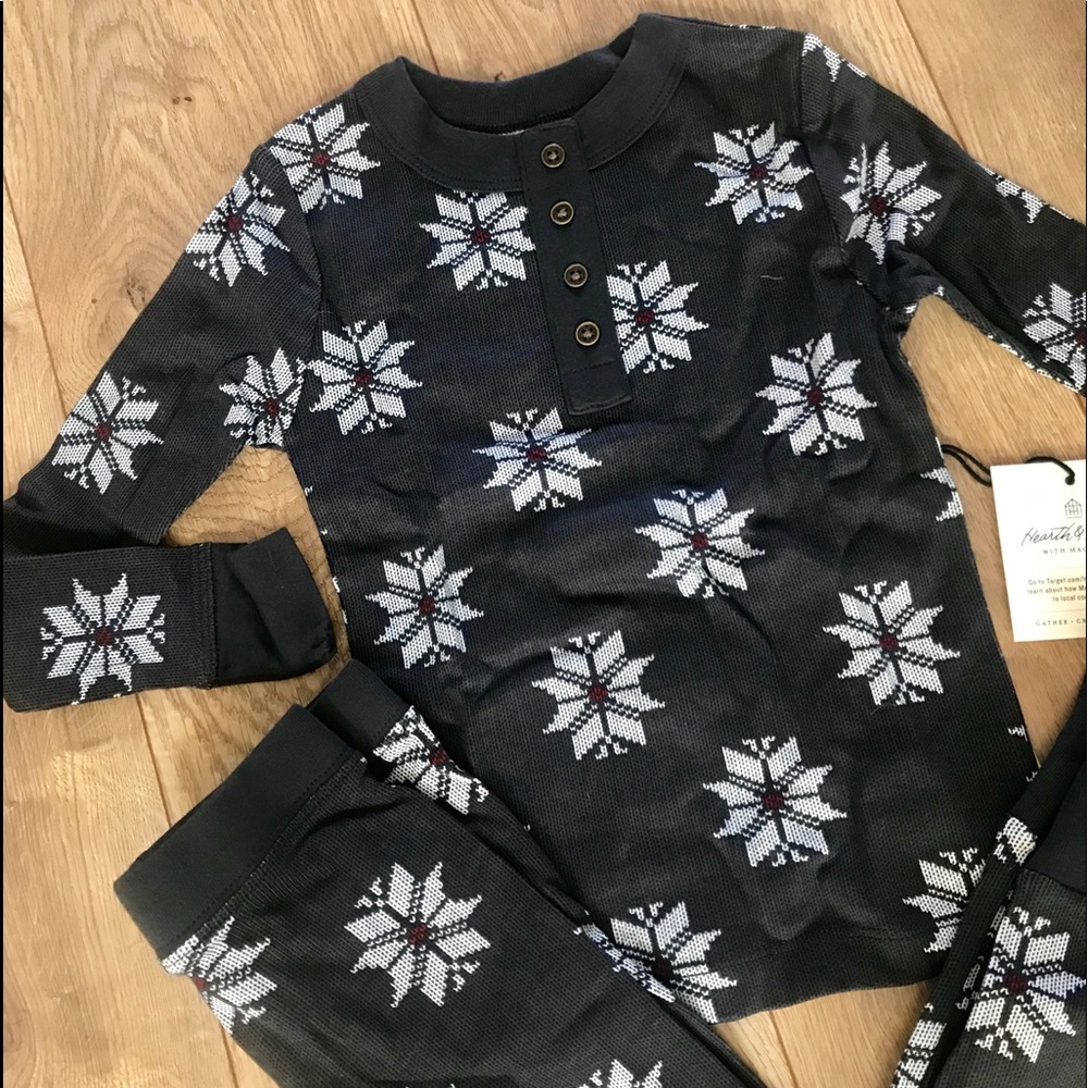 Hearth & Home Magnolia Snowflake Pajama Set NWT - Picture 2 of 2